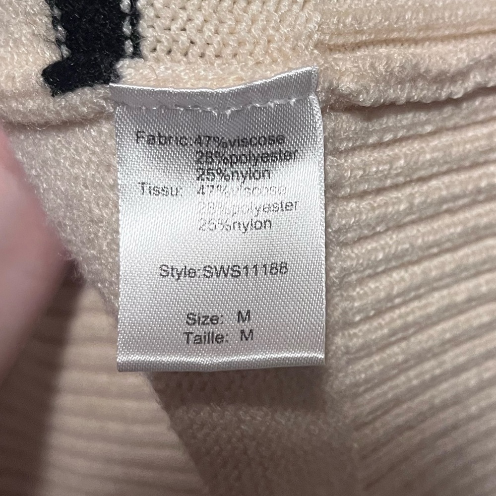 Boutique Striped Sweater Size Medium🍂🍁 - Picture 7 of 7